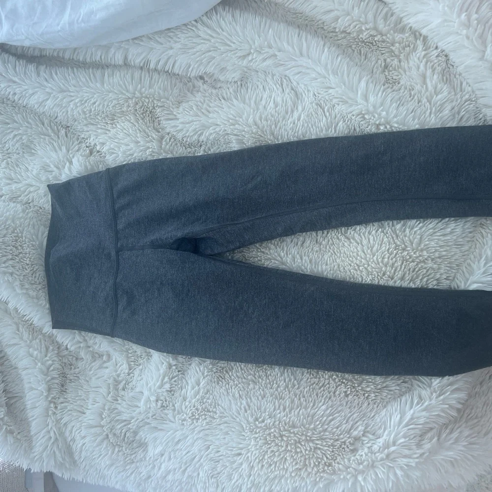 Lulu lemon leggings - Picture 3 of 3